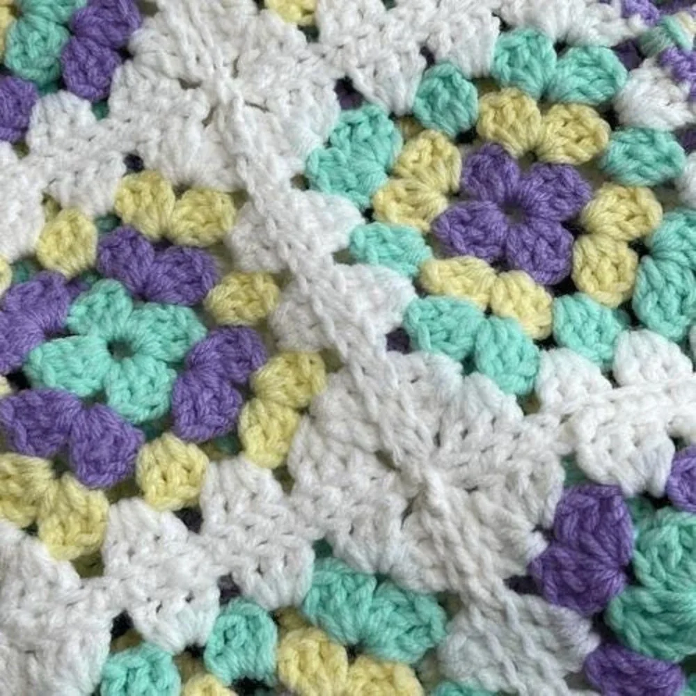 Handmade‎ Vintage Granny Square Crochet Afghan Pastel Purple Mint Yellow 38x48